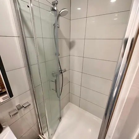 Guest house Double And Single In Bromley By Bow *