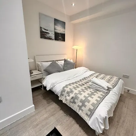 Double And Single In Bromley By Bow *
