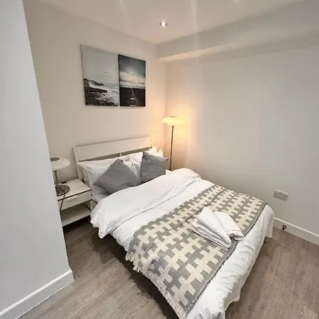 Guest house Double And Single In Bromley By Bow London