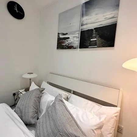 Double And Single In Bromley By Bow Guest house London