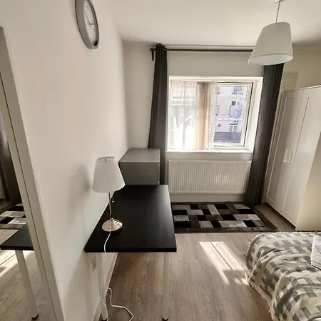 Double And Single In Bromley By Bow Guest house