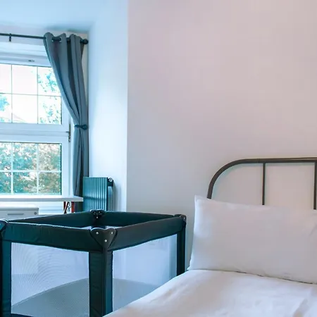4 Bedroom Near Centre 2-min Walk To Metro !! Business & Family Friendly!! Londres