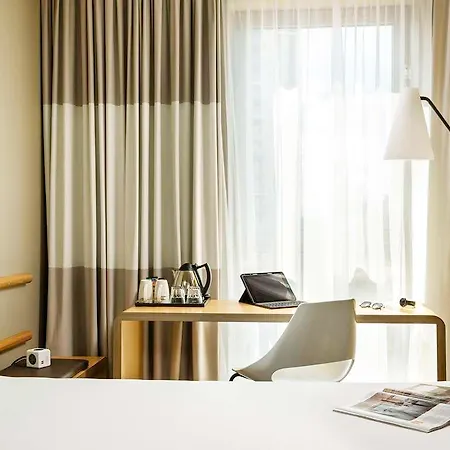 Ibis Canning Town 3* London
