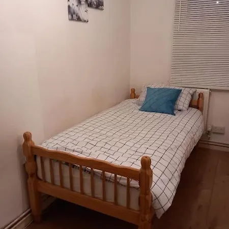 Beautiful In Hackney Apartment