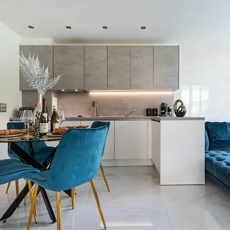 White Marble Tranquility, Park Side Life Apartment