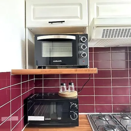 Apartment Stunning 2-bed Near London. *
