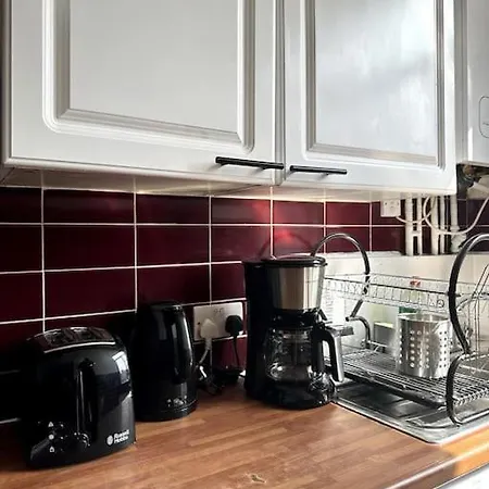 Stunning 2-bed Near London. London