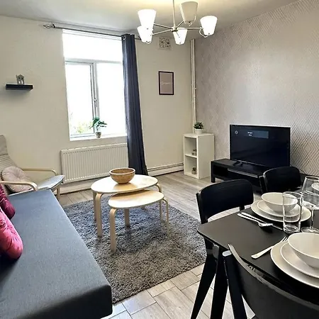Stunning 2-bed Near London. Apartment London