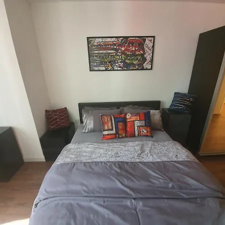 Double With Shared Bathroom Homestay *