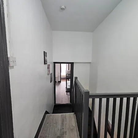 Homestay Family Near Queen Mary College