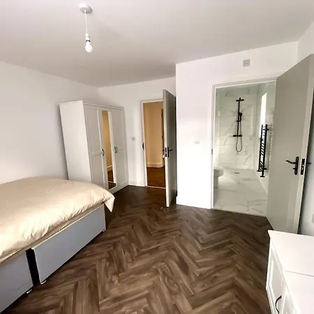 Flat 1 The Old Clinic Shared Apartment Welling