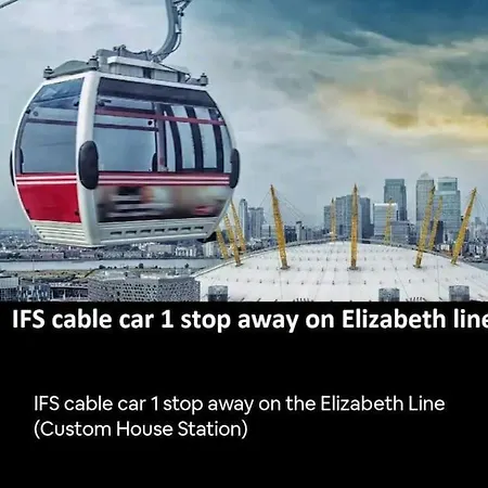 Snuggle - Riverside - Views Over Looking River Thames, Close To O2 Arena, Excel, Airport, Thames Clipper- River Boat Service, Woolwich Ferry, Onsite Parking, Twin Option Available *