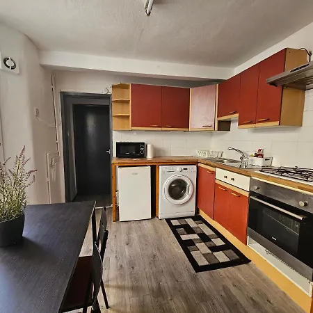 Homestay Family Near Queen Mary College *
