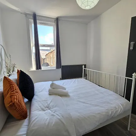 Family Near Queen Mary College Homestay London