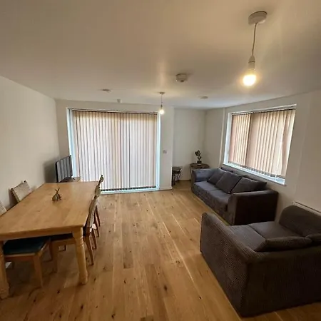 New Build 2 Bedroom With 2 Bath In London