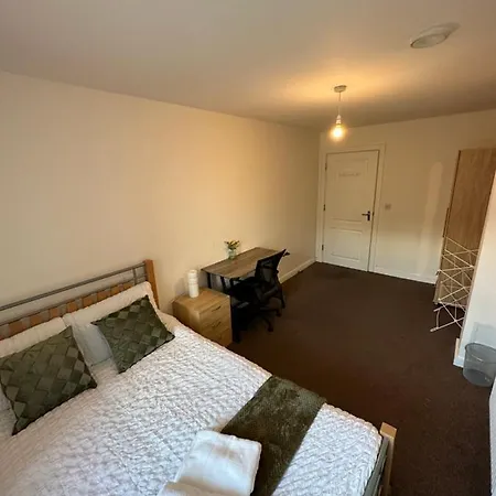 New Build 2 Bedroom With 2 Bath In London