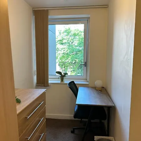 Apartment New Build 2 Bedroom With 2 Bath In London