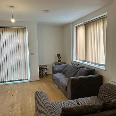 Apartment New Build 2 Bedroom With 2 Bath In London