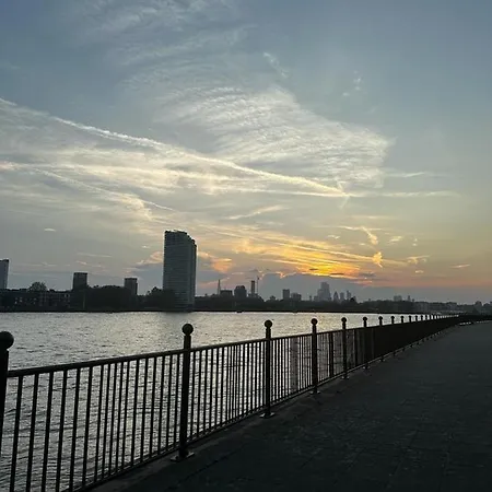 Guest house Riverside En Double E14