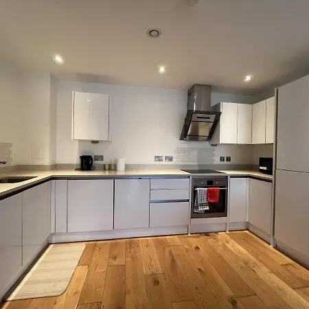 Apartment Lovely Charming 2-bedroom In Bow *