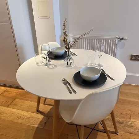 Lovely Charming 2-bedroom In Bow * London