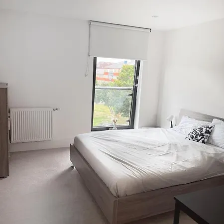 Lovely Charming 2-bedroom In Bow London