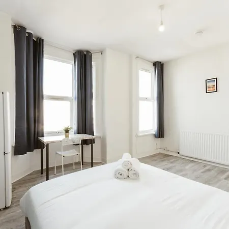 Leyton Comfy Double -50 Gasthof