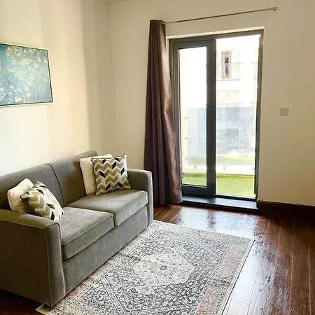 Apartment Bow *