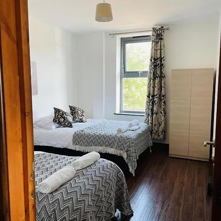 Apartment Bow