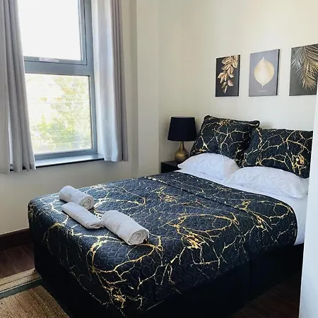 Apartment Bow