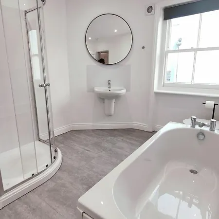 3 Bed Flat Close To Liverpool St & Brick Lane *