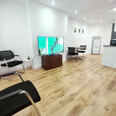 Apartment 3 Bed Flat Close To Liverpool St & Brick Lane