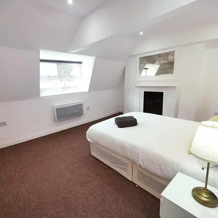 3 Bed Flat Close To Liverpool St & Brick Lane *
