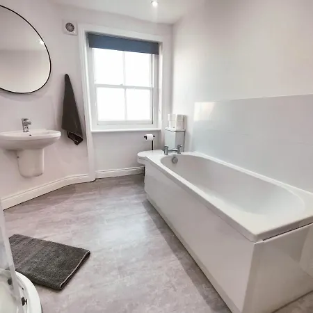 Apartment 3 Bed Flat Close To Liverpool St & Brick Lane *
