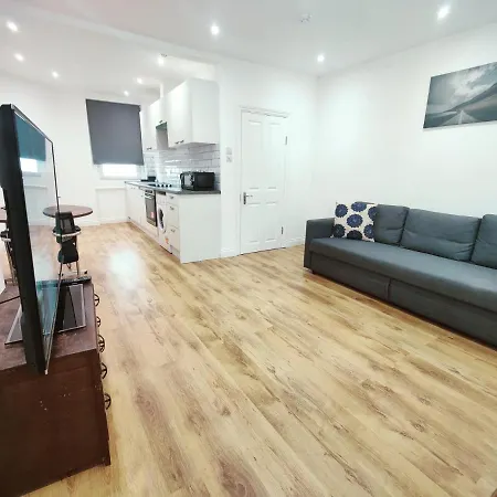 Apartment 3 Bed Flat Close To Liverpool St & Brick Lane *