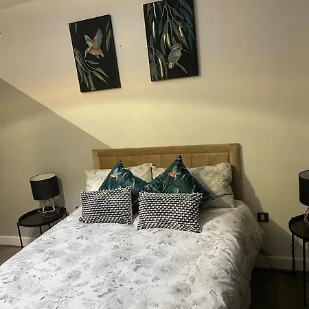 Holiday home Contemporary Haven: 4-bed House In Dagenham