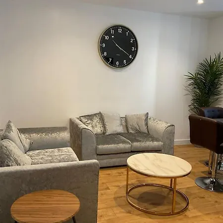Beautiful Share 7 Of Double Bedroom House With Private Bathroom And Toilets *