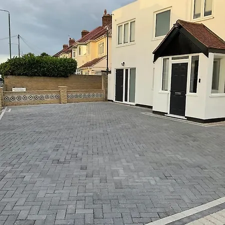 Beautiful Share 7 Of Double Bedroom House With Private Bathroom And Toilets