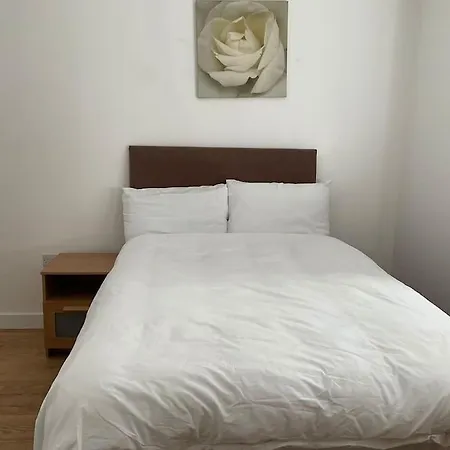 Holiday home Beautiful Share 7 Of Double Bedroom House With Private Bathroom And Toilets Bexleyheath