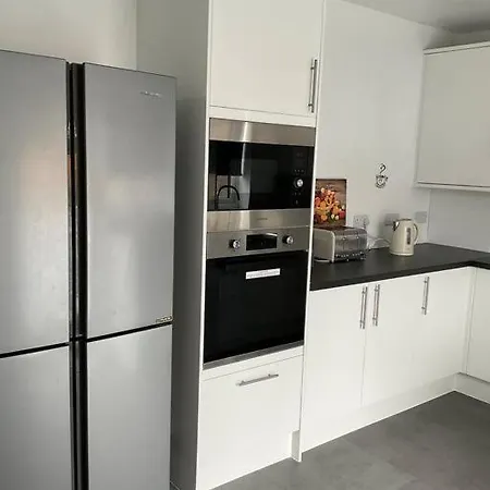 Beautiful Share 7 Of Double Bedroom House With Private Bathroom And Toilets Holiday home