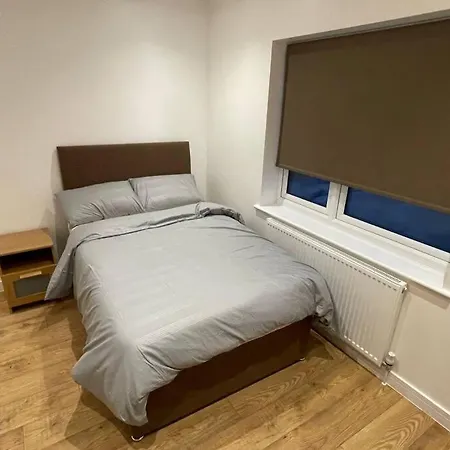 Beautiful Share 7 Of Double Bedroom House With Private Bathroom And Toilets Holiday home *