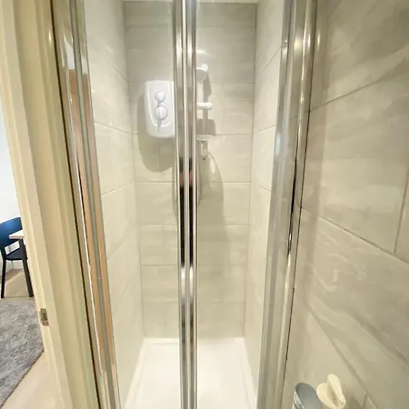 Cozy En-suite Near Stratford * London