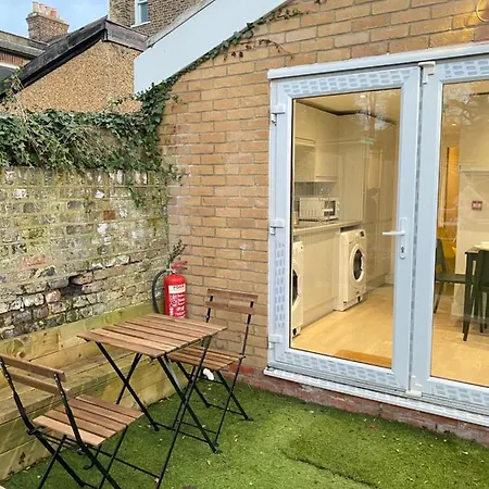 Cozy En-suite Near Stratford London