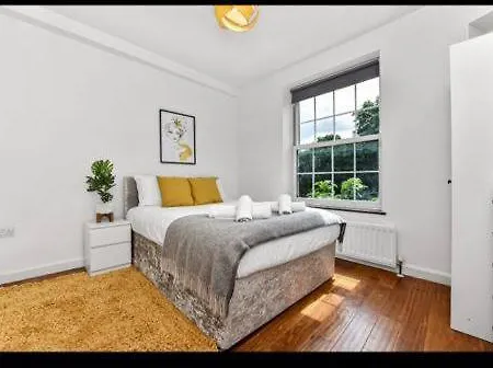 Apartment London City *
