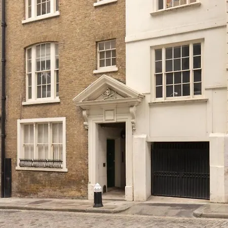 Apartment 1 Bed With Roof Terrace London