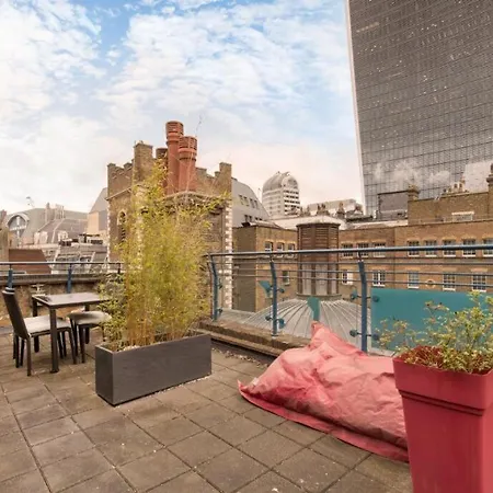 1 Bed With Roof Terrace *