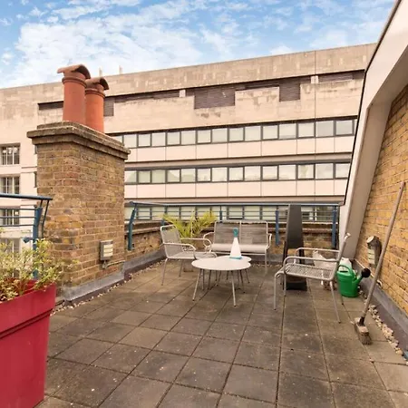 1 Bed With Roof Terrace Apartment