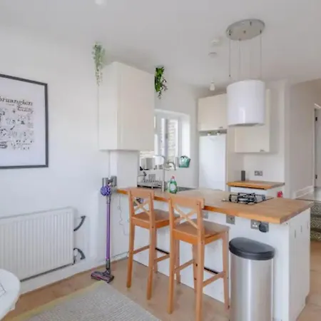 Stylish & Homely 1bd Flat - Walthamstow! London