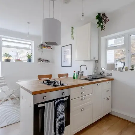 Stylish & Homely 1bd Flat - Walthamstow! Apartment