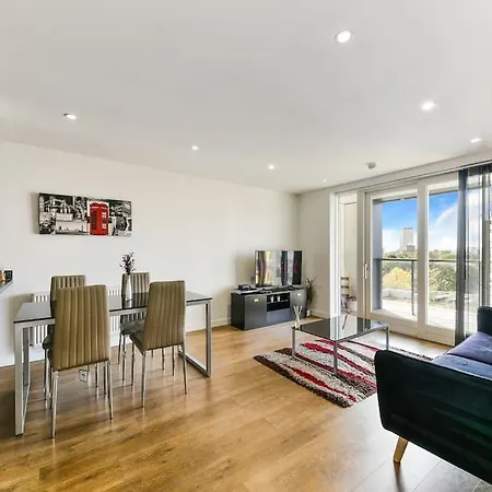 Amazing 2 Bed 2 Bath Flat In Canary Wharf *